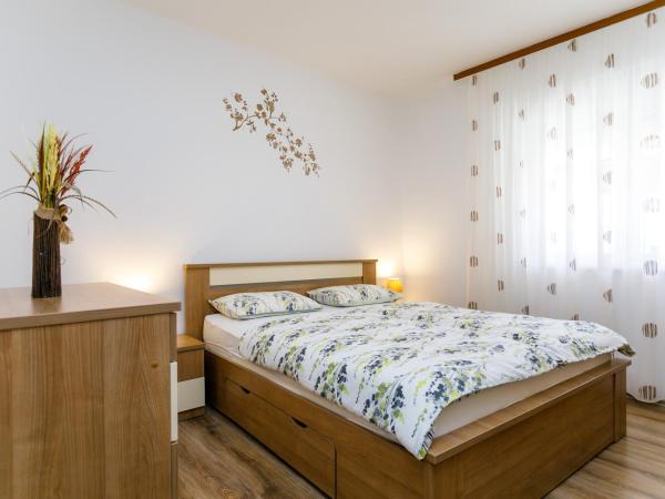 Holiday House Snjezana : photo 10 de la chambre appartement - rez-de-chaussée