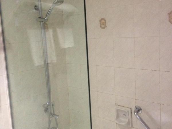 Hotel Grand Continental Kuantan : photo 4 de la chambre chambre triple premium