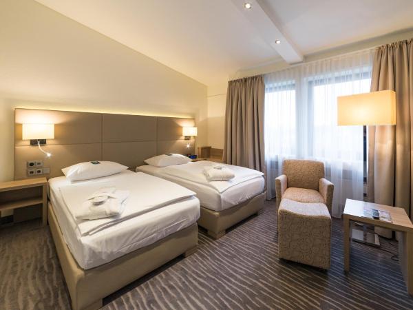 Hotel Gustav-Stresemann-Institut : photo 1 de la chambre chambre double