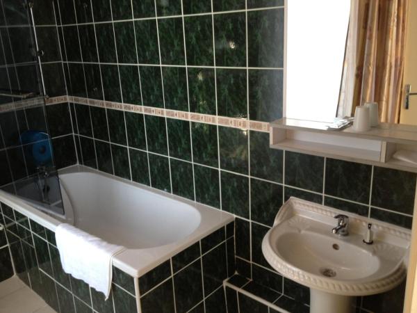 Hotel Le Bristol : photo 4 de la chambre chambre triple