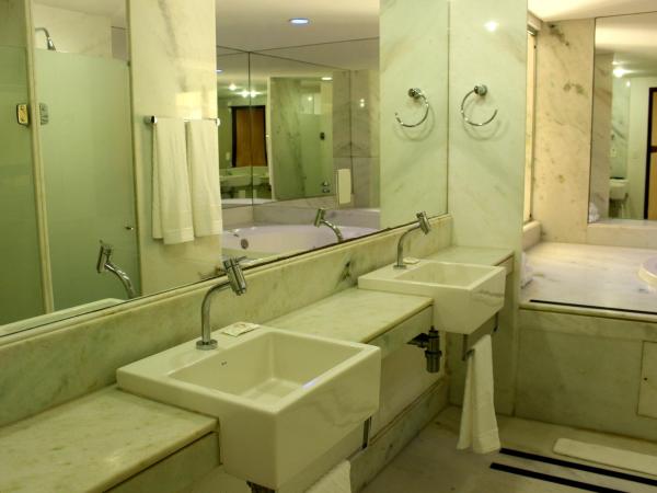 Natal Praia Hotel : photo 1 de la chambre suite avec baignoire spa