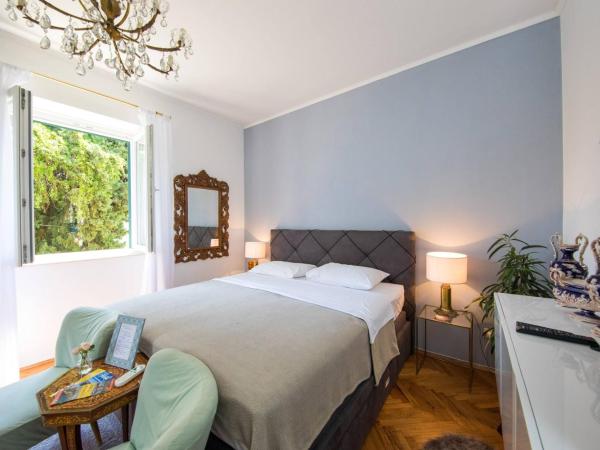 Lapad House : photo 4 de la chambre chambre double supérieure avec balcon