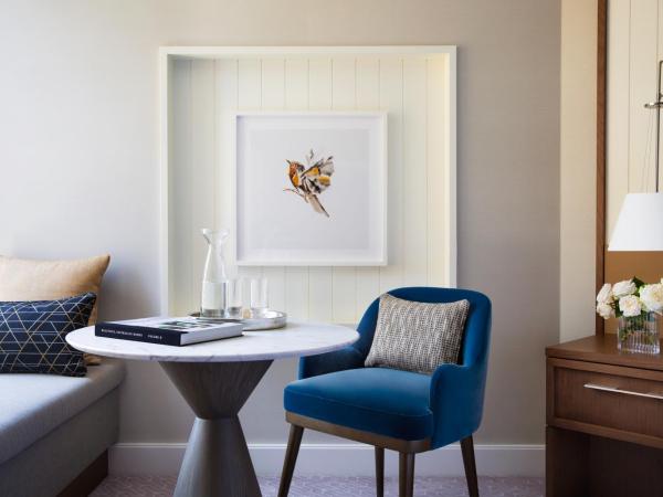 Four Seasons Hotel Sydney : photo 2 de la chambre chambre lits jumeaux de luxe - vue partielle sur port