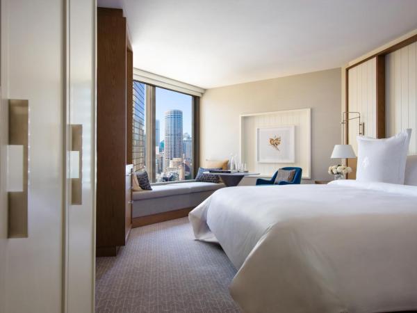 Four Seasons Hotel Sydney : photo 4 de la chambre chambre lit king-size deluxe - vue sur ville