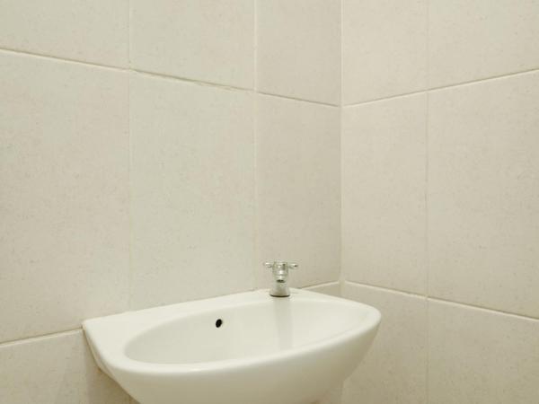 RedDoorz Syariah Plus near Pancoran 2 : photo 6 de la chambre chambre double