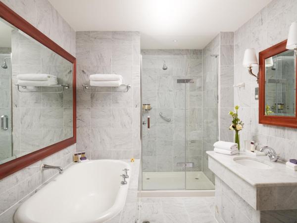 The Culloden Estate and Spa : photo 2 de la chambre suite lit king-size avec balcon