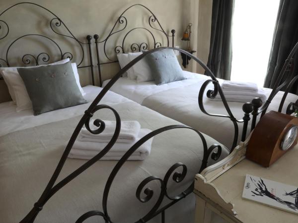 Chambres d'Hôtes Justin de Provence : photo 3 de la chambre chambre double ou lits jumeaux exécutive