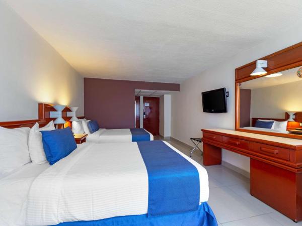 Hotel Hostal de Cortés : photo 8 de la chambre chambre lits jumeaux - vue sur piscine - non-fumeurs