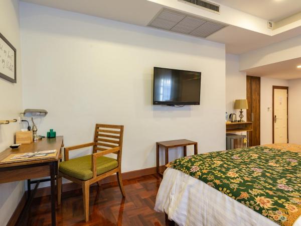 Maneeya Park Residence : photo 7 de la chambre studio lit king-size avec canapé-lit