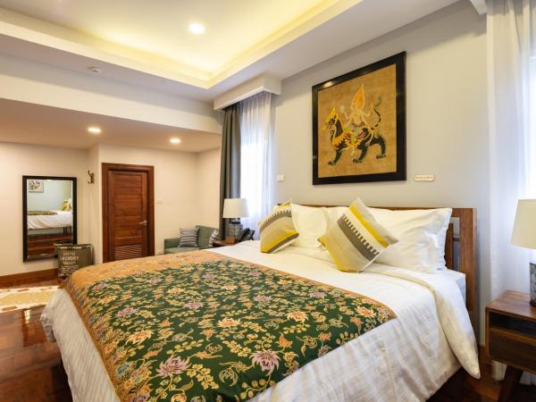 Maneeya Park Residence : photo 1 de la chambre studio lit king-size avec canapé-lit