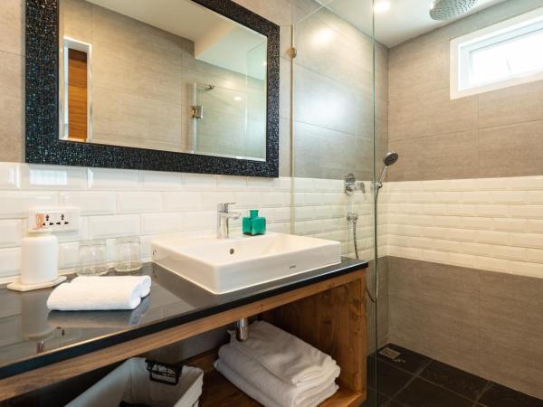 Maneeya Park Residence : photo 10 de la chambre suite junior avec balcon