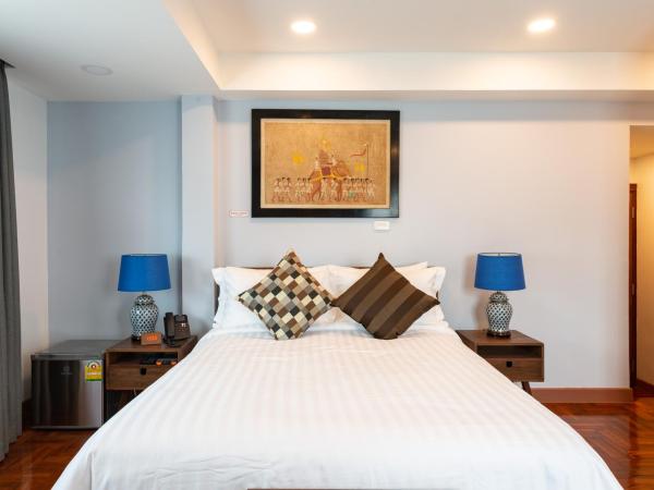 Maneeya Park Residence : photo 3 de la chambre suite junior avec balcon