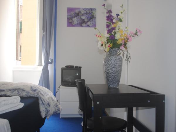 Olympia Hotel : photo 5 de la chambre petite chambre simple