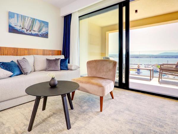 Luxury Hotel Riva : photo 5 de la chambre suite junior avec balcon - vue sur mer