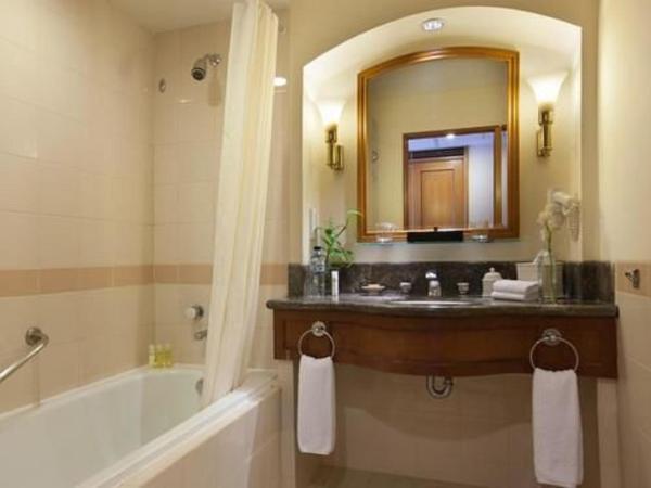 Hyatt Regency Yogyakarta : photo 2 de la chambre chambre lit king-size - accès au club