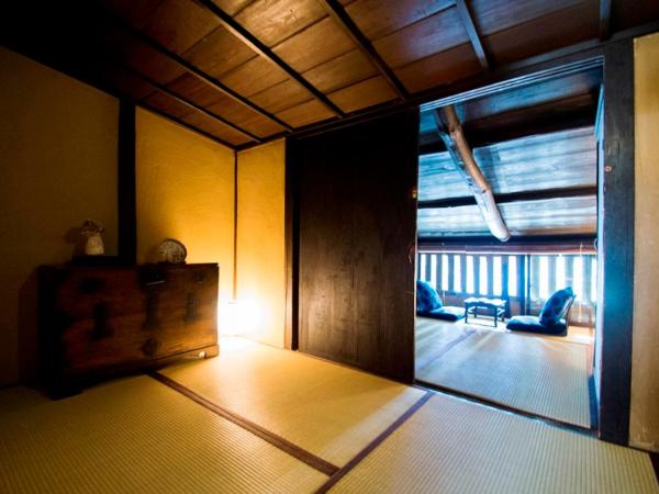 Bed & Breakfast Tsukiya : photo 6 de la chambre chambre lits jumeaux avec salle de bains commune