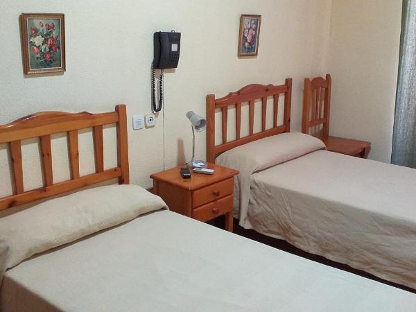 Hostal Río Paraná : photo 7 de la chambre chambre double ou lits jumeaux