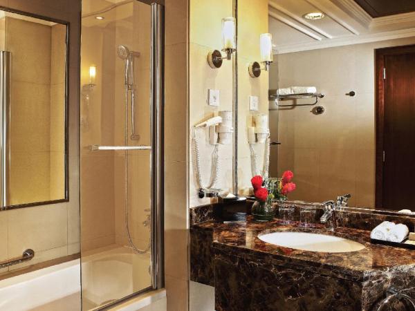 Park Regis Kris Kin Hotel : photo 3 de la chambre suite 2 chambres