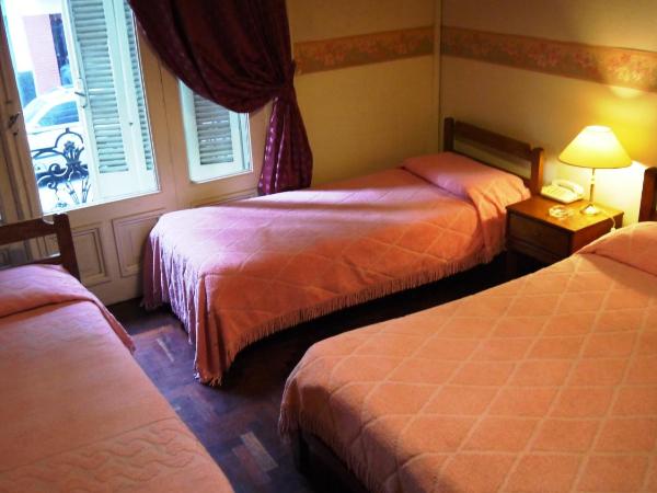 Hotel Gran Sarmiento : photo 3 de la chambre chambre triple