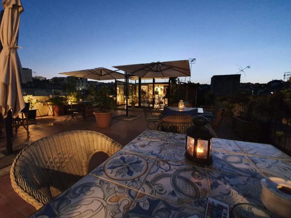 The Spanish Palace Rooms, Suites Apartments & Terraces : photo 3 de la chambre chambre familiale avec 2 salles de bains