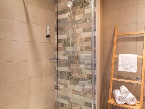 Best Western Plus Antibes Riviera : photo 4 de la chambre deluxe king room with balcony and sea view - non-smoking