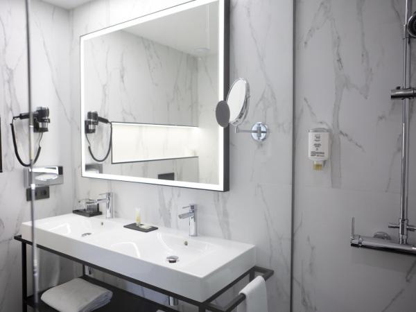 Riu Plaza España : photo 2 de la chambre chambre double supérieure de luxe