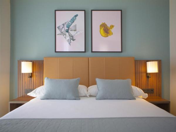 Riu Plaza España : photo 3 de la chambre chambre lit king-size supérieure deluxe avec terrasse