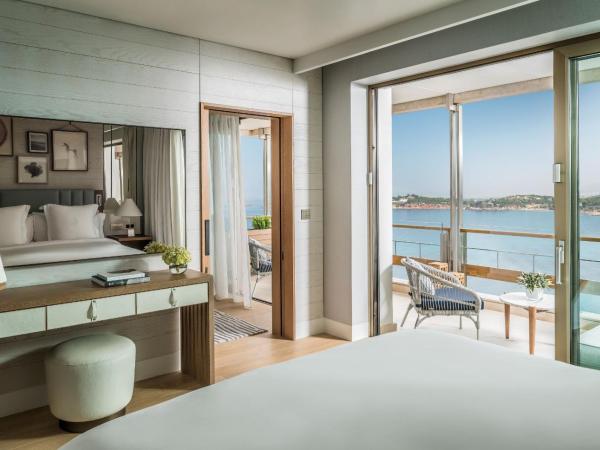 Four Seasons Astir Palace Hotel Athens : photo 3 de la chambre suite junior lit king-size - vue sur mer d'arion