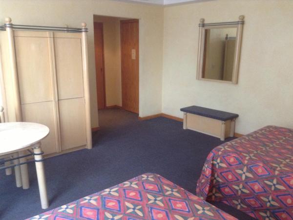 Hotel Sevilla : photo 5 de la chambre chambre double supérieure avec deux lits doubles