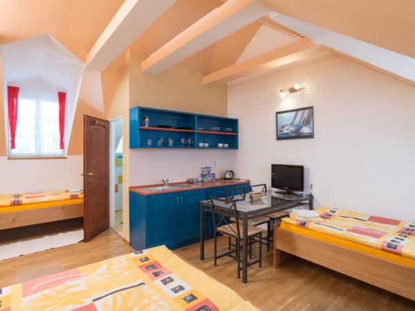 Pension Ibérica : photo 2 de la chambre chambre triple