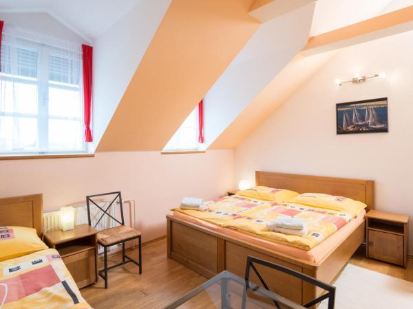 Pension Ibérica : photo 3 de la chambre chambre triple