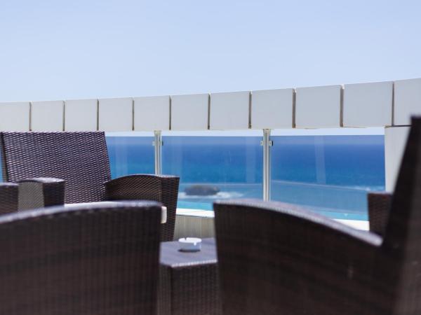 Orange County Alanya : photo 5 de la chambre suite lit king-size avec baignoire spa - vue sur mer