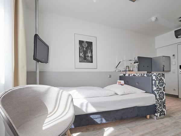 Hotel Amadeus : photo 1 de la chambre petite chambre simple