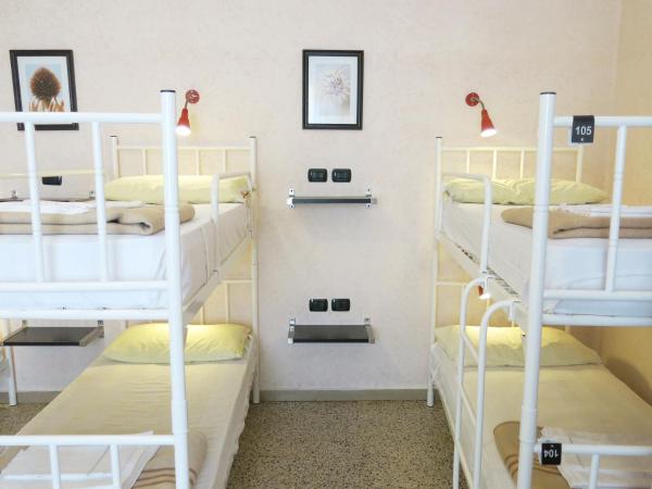 Hostel Archi Rossi : photo 4 de la chambre chambre quadruple standard