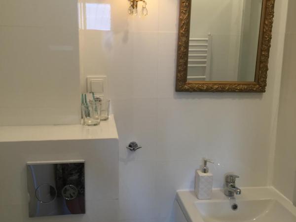 Villa Italiana pokoje z prywatnymi łazienkami & Odnowa Biologiczna : photo 2 de la chambre chambre lit king-size avec salle de bains privative
