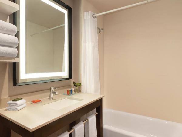 Radisson Hotel Oklahoma City Airport : photo 2 de la chambre chambre lit king-size - non-fumeurs