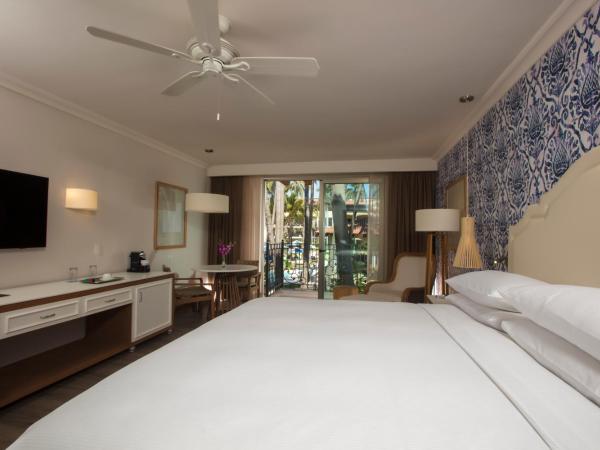 Krystal Grand Puerto Vallarta - All Inclusive : photo 2 de la chambre suite junior hacienda avec lit king-size