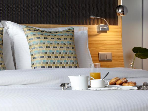 Wyndham Grand Athens : photo 7 de la chambre chambre lits jumeaux standard - vue sur ville