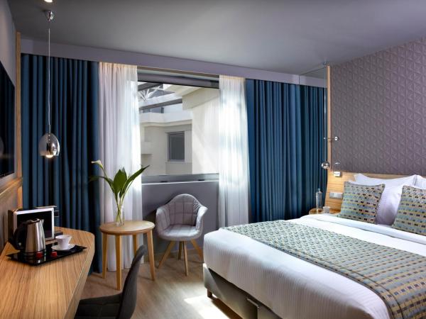 Wyndham Grand Athens : photo 2 de la chambre chambre double standard avec vue sur atrium