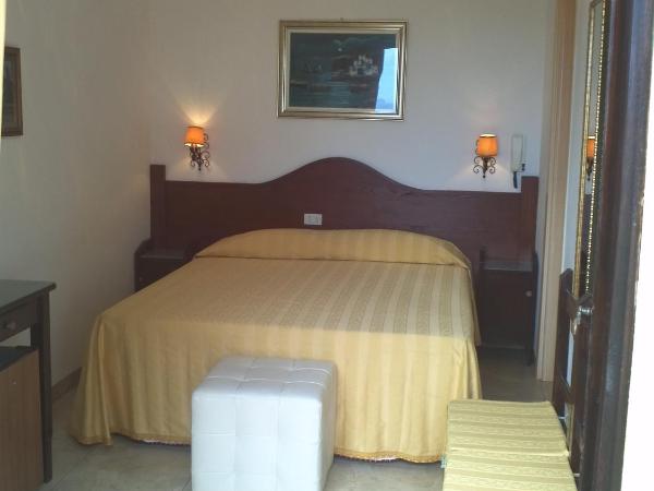 Hotel Abbaruja : photo 3 de la chambre petite chambre double - rez-de-chaussée