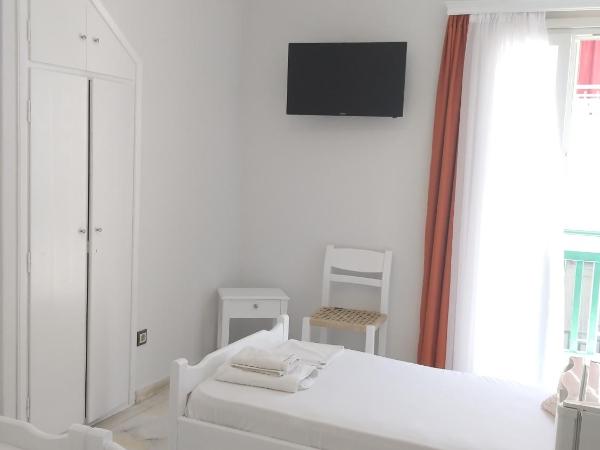 Syrianos Hotel : photo 8 de la chambre chambre triple