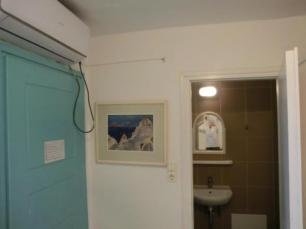 Santorini Camping & Hostel : photo 2 de la chambre chambre double Économique
