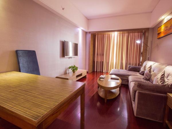La Perle International Hotel - Free shuttle between hotel and Exhibition Center during Canton Fair & Exhibitor registration Counter : photo 8 de la chambre suite familiale deluxe