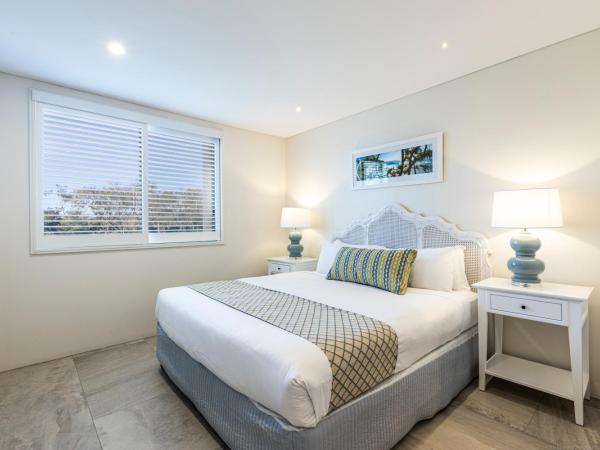 Bay Royal Apartments : photo 2 de la chambre deluxe two-bedroom apartment with beach view (apt 10)