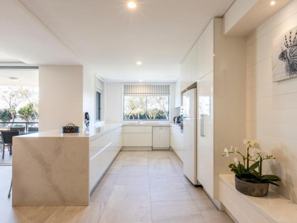 Bay Royal Apartments : photo 1 de la chambre premium four-bedroom apartment with beach view (apt 9)