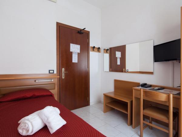 Hotel Nella : photo 4 de la chambre chambre simple