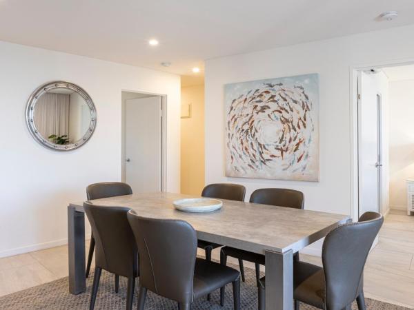 Bay Royal Apartments : photo 3 de la chambre premium three-bedroom apartment with beach view (apt 8)