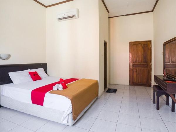 RedDoorz near XT Square 2 : photo 1 de la chambre chambre double