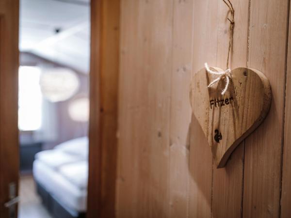 Wildstrubel Lodge : photo 1 de la chambre chambre double - vue sur montagne