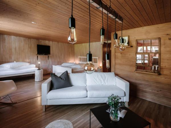 Wildstrubel Lodge : photo 5 de la chambre chambre triple – vue sur montagne